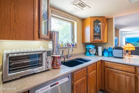 Kitchen - 3731 Equestrian Trl, Phoenix, AZ 85044 photo 2 of 6