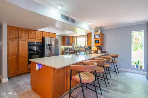 Kitchen - 3731 Equestrian Trl, Phoenix, AZ 85044 photo 4 of 6