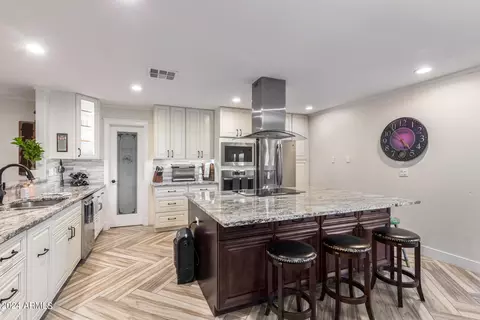 1406 Ellis Dr, Tempe, AZ 85282 photo 9
