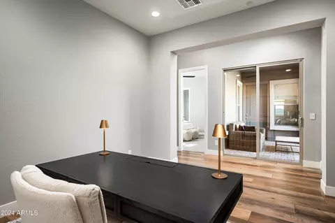 Entry Way - 2869 E Cashman Dr, Phoenix, AZ 85050 photo 4 of 5