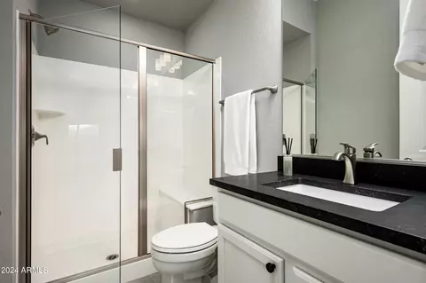 Bath - 2869 E Cashman Dr, Phoenix, AZ 85050 photo 6 of 7