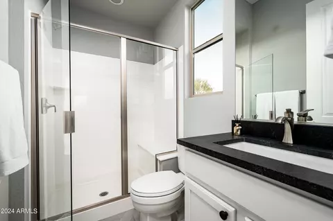 Bath - 2869 E Cashman Dr, Phoenix, AZ 85050 photo 4 of 7