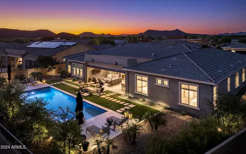 Exterior - 2869 E Cashman Dr, Phoenix, AZ 85050 photo 3 of 28