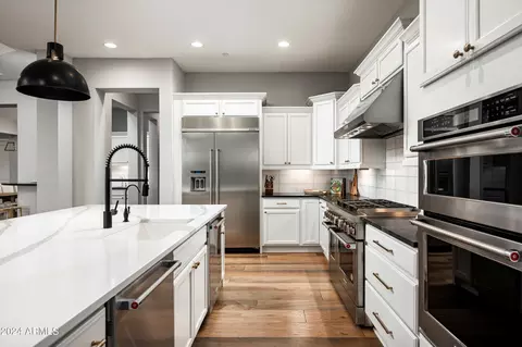 Kitchen - 2869 E Cashman Dr, Phoenix, AZ 85050 photo 2 of 2