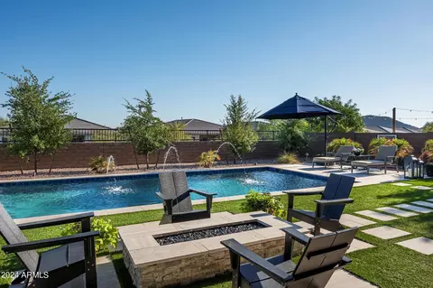Exterior - 2869 E Cashman Dr, Phoenix, AZ 85050 photo 19 of 28