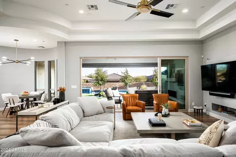 Living - 2869 E Cashman Dr, Phoenix, AZ 85050 photo 1 of 4
