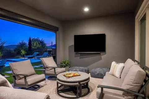 Exterior - 2869 E Cashman Dr, Phoenix, AZ 85050 photo 13 of 28