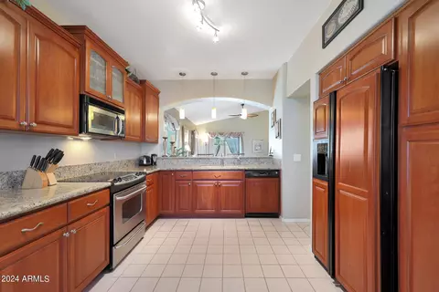 17043 N 43 Pl, Phoenix, AZ 85032 photo 6