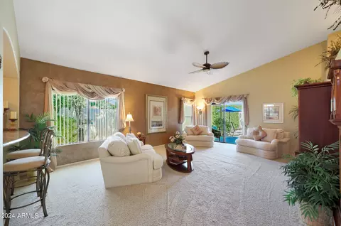 17043 N 43 Pl, Phoenix, AZ 85032 photo 3