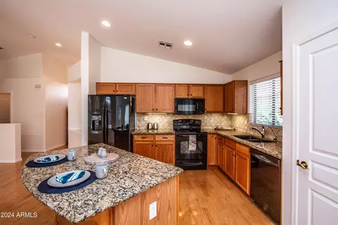 643 E Iris Ct, Gilbert, AZ 85296 photo 6