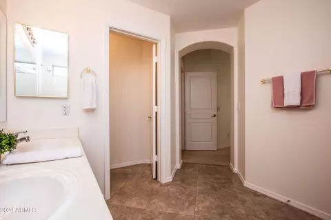 643 E Iris Ct, Gilbert, AZ 85296 photo 15