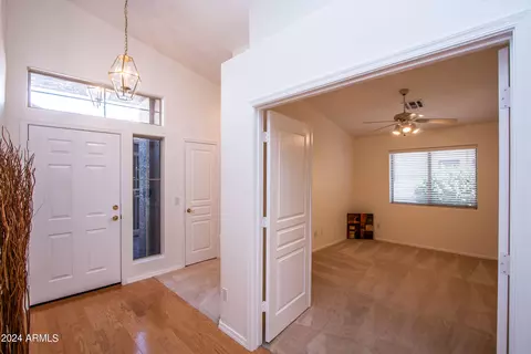 643 E Iris Ct, Gilbert, AZ 85296 photo 2