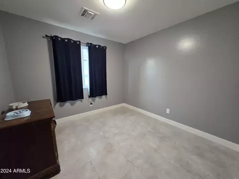 517 N 63rd Ln, Phoenix, AZ 85043 photo 9