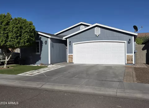 517 N 63rd Ln, Phoenix, AZ 85043 photo 2