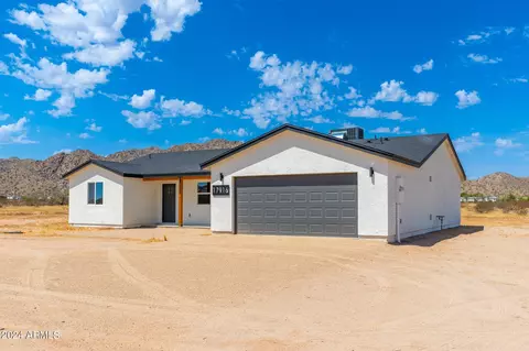 17916 N Luke Ln, Maricopa, AZ 85139
