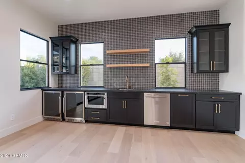 Kitchen - 1575 S 155th St, Gilbert, AZ 85296 photo 9 of 12
