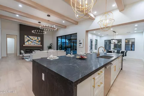 Kitchen - 1575 S 155th St, Gilbert, AZ 85296 photo 11 of 12