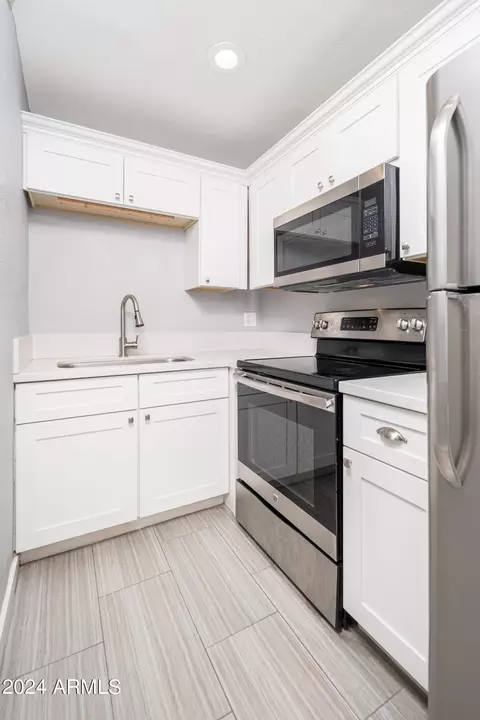 810 E Colter St #39, Phoenix, AZ 85014 photo 7