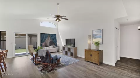 725 W Kyle Ct, Gilbert, AZ 85233 photo 7