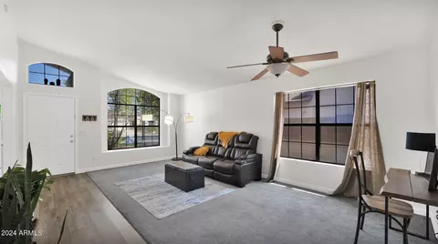 725 W Kyle Ct, Gilbert, AZ 85233 photo 3