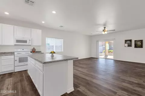 8461 W Altos Dr, Arizona City, AZ 85123