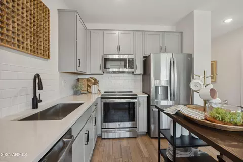 2832 W Red Fox Rd, Phoenix, AZ 85085 photo 4