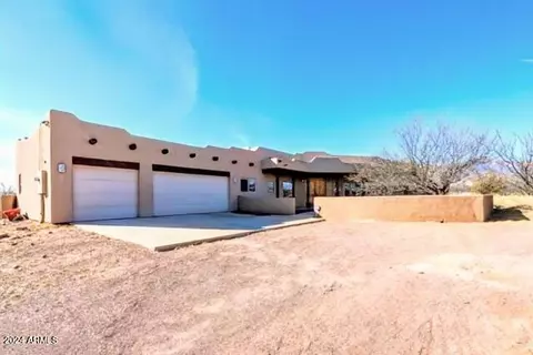 8820 S Siesta Way, Hereford, AZ 85615