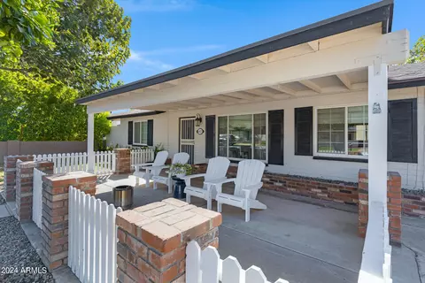 4923 E Piccadilly Rd, Phoenix, AZ 85018 photo 4