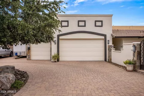 425 E Waltann Ln, Phoenix, AZ 85022 photo 2