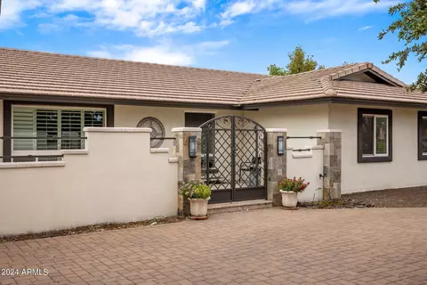 425 E Waltann Ln, Phoenix, AZ 85022
