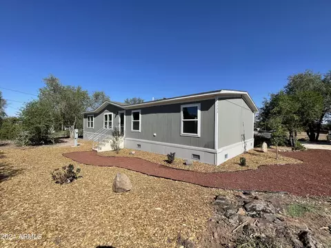 46886 N 8th St, Ash Fork, AZ 86320