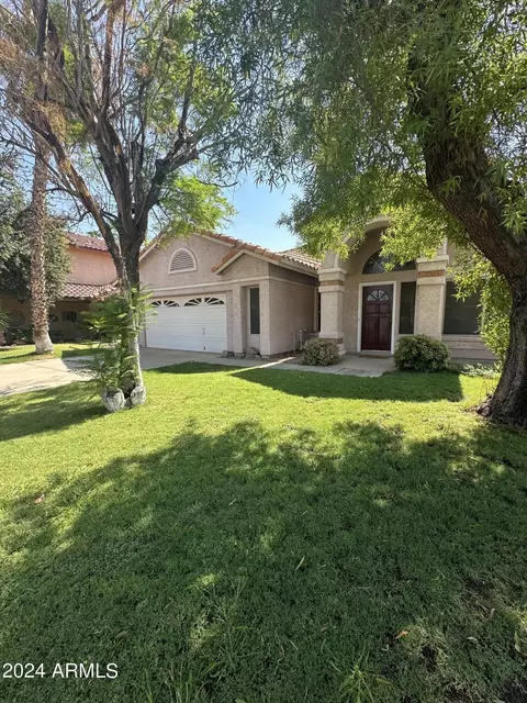 1013 N Plymouth Ct, Gilbert, AZ 85234