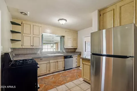 4121 Edgemont Ave, Phoenix, AZ 85008 photo 12
