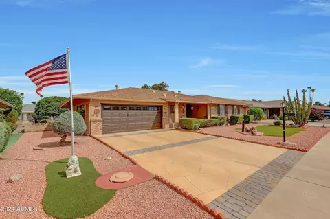 10730 W Saratoga Cir, Sun City, AZ 85351