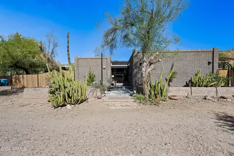8243 S 40th St, Phoenix, AZ 85042