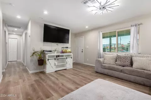 320 W Darrow St, Phoenix, AZ 85041 photo 8