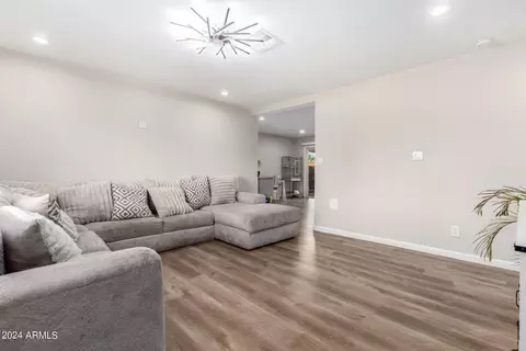 320 W Darrow St, Phoenix, AZ 85041 photo 9