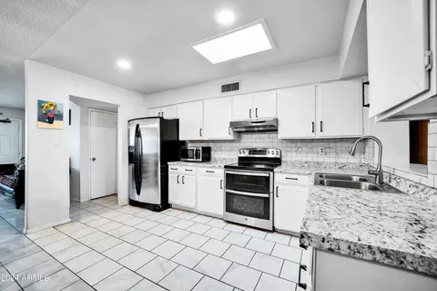 7601 W Osborn Rd, Phoenix, AZ 85033 photo 12