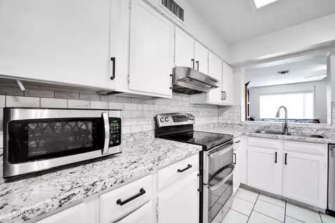 7601 W Osborn Rd, Phoenix, AZ 85033 photo 13