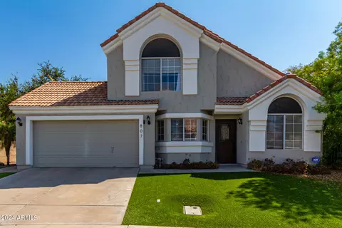 807 W Bradford Dr, Gilbert, AZ 85233