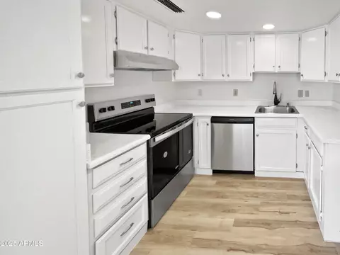 Kitchen - 2040 S Longmore -- #80, Mesa, AZ 85202 photo 1 of 2
