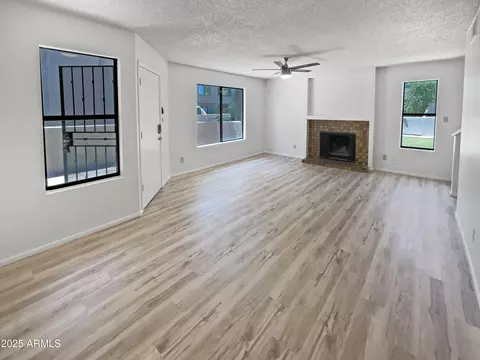 Living - 2040 S Longmore -- #80, Mesa, AZ 85202 photo 2 of 8