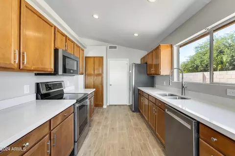 7806 W Cheryl Dr, Peoria, AZ 85345