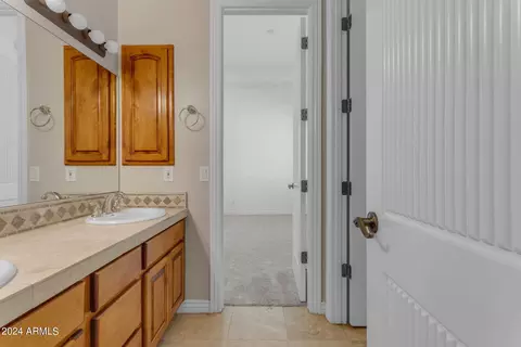 Bath - 808 E Carver Rd, Tempe, AZ 85284 photo 10 of 12
