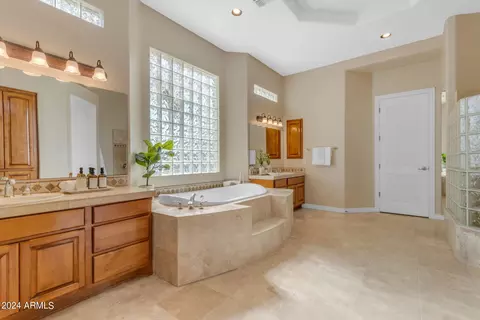 Bath - 808 E Carver Rd, Tempe, AZ 85284 photo 1 of 12