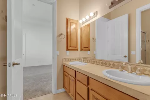 Bath - 808 E Carver Rd, Tempe, AZ 85284 photo 6 of 12