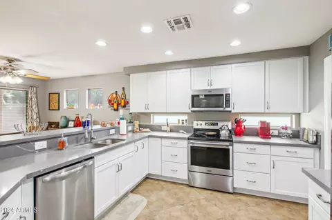 1181 E Cathy Dr, Gilbert, AZ 85296 photo 4