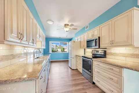 13824 N Tan Tara Dr, Sun City, AZ 85351