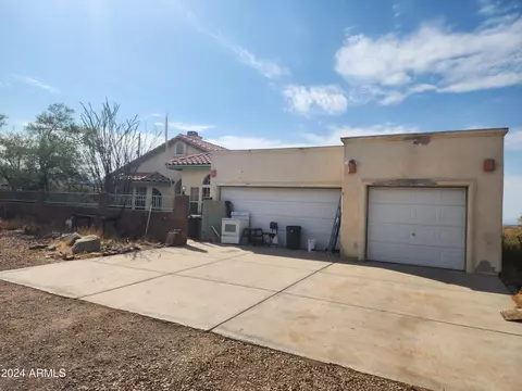 4870 W Desert Sam Rd, Golden Valley, AZ 86413