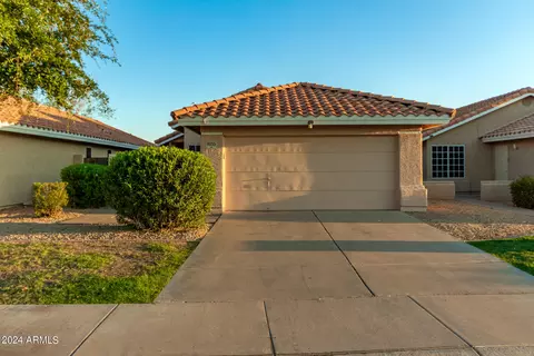 8055 W Laurel Ln, Peoria, AZ 85345